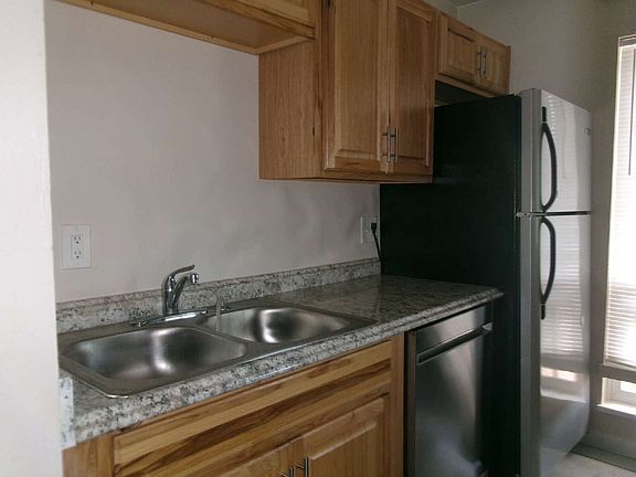 5th image of 4380 Loomis Ave APT C