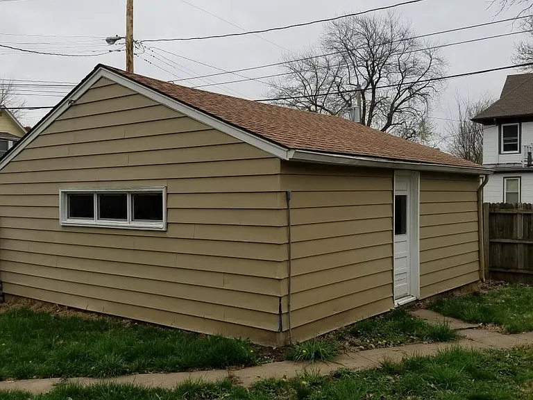 Detached 2 car Garage