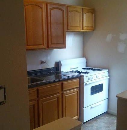 5th image of 1185 Morris Ave APT 5A