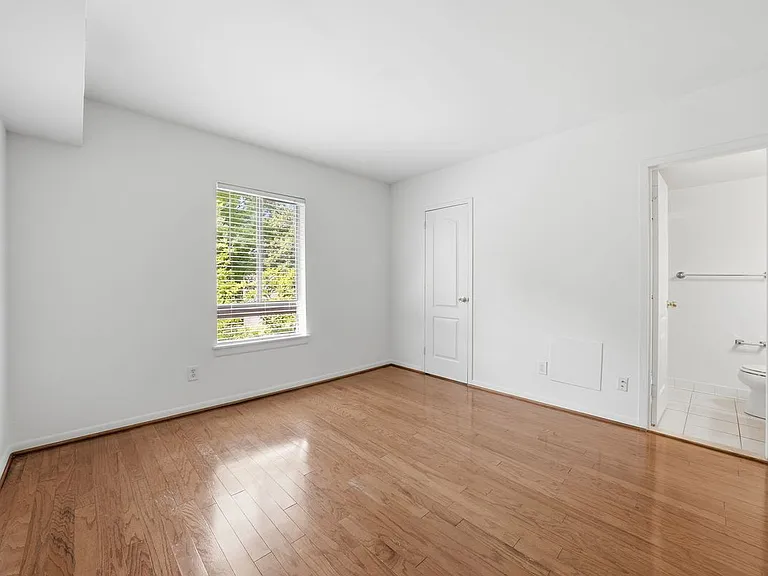 2255 Castle Rock Sq #21C — Photo 24