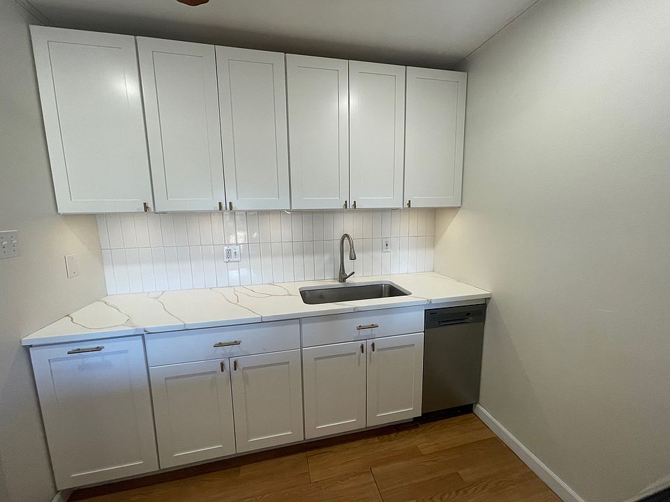 Beautifully upgraded kitchen