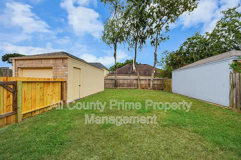 2 bed, 1.5 bath, 936 sqft, $1,750 — Photo 4