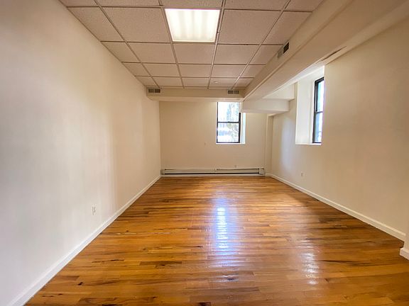 3rd image of 1035 Washington Ave APT Gr1