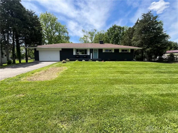 8700 Adams Rd, Dayton, OH 45424