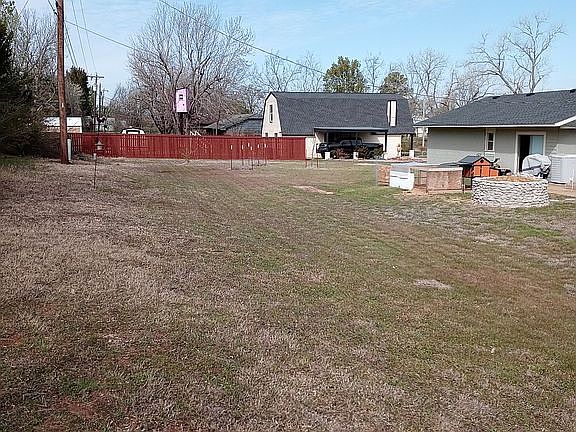 4th image of 313 W 29th Ave