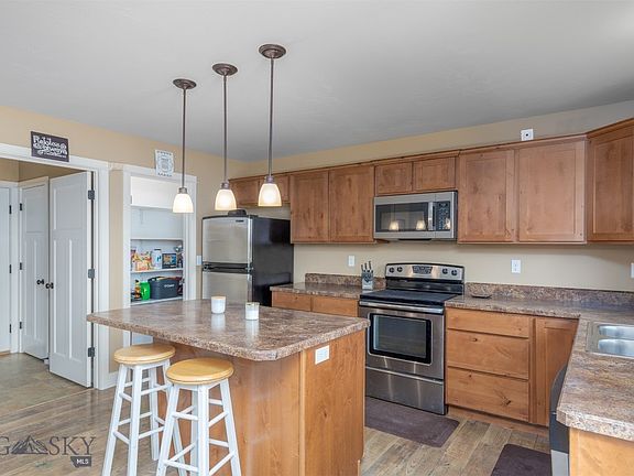 3rd image of 1303 Wilderness Dr