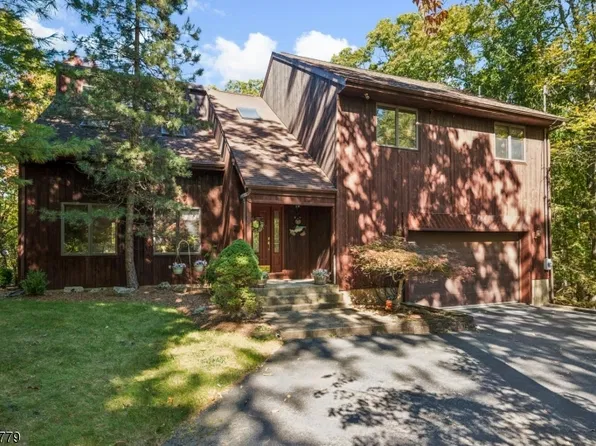 113 Evergreen Ave, Hopatcong Boro, NJ 07843