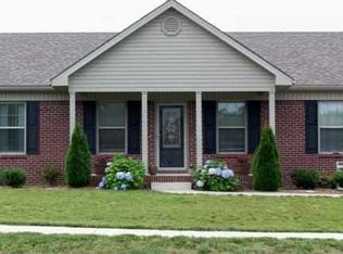 203 Carolyn Ct, Radcliff, KY 40160