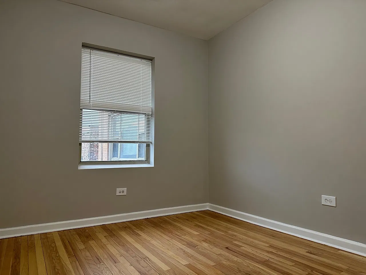 6150 S Sacramento Ave, Apt 1w — Photo 4