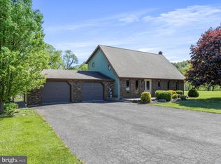 8884 Dans Run Rd, Ridgeley, WV 26753