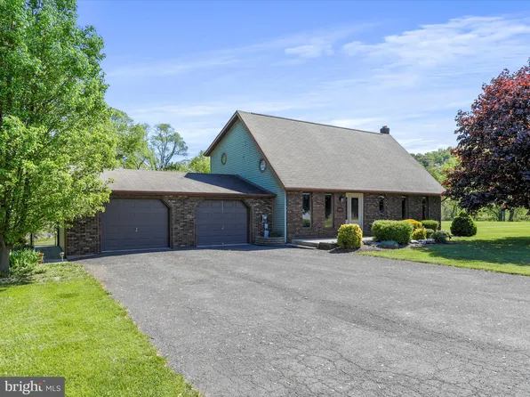 8884 Dans Run Rd, Ridgeley, WV 26753