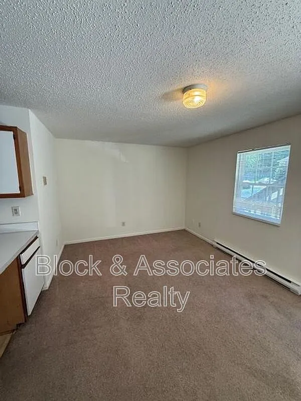 1 bed, 1.0 bath, $720 — Photo 2
