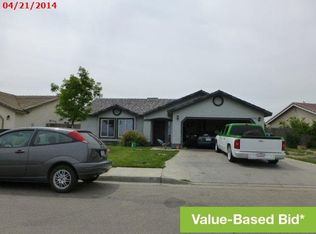 8324 Elm St, San Joaquin, CA 93660