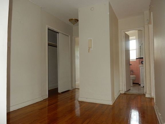 5th image of 12516 83rd Dr APT 5E