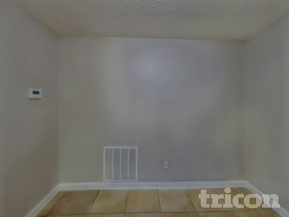 3rd image of 1553 Kingfisher Blvd