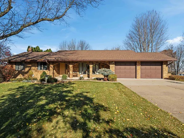 13785 Barrington Dr, Dubuque, IA 52003