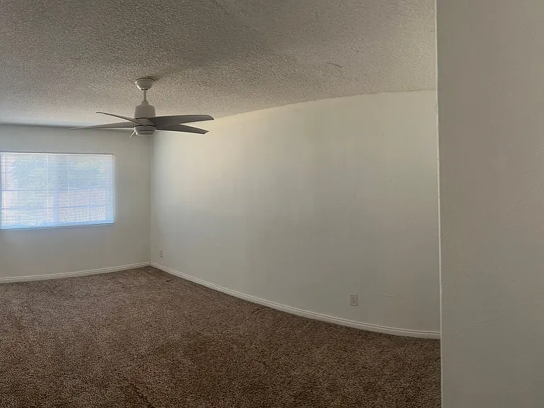 654 N Allen St — Photo 8