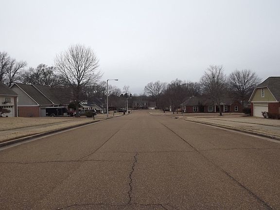5th image of 542 Charles Hamilton Dr