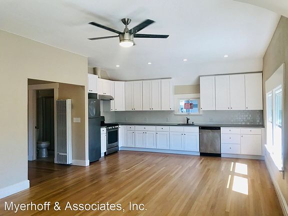 3rd image of 3207 Telegraph Ave #3207