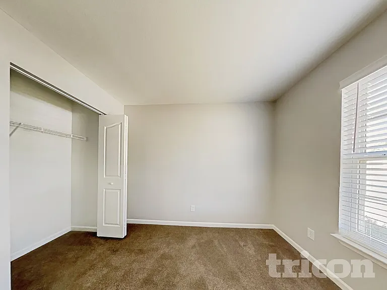 10203 Green Hedge Ave — Photo 10
