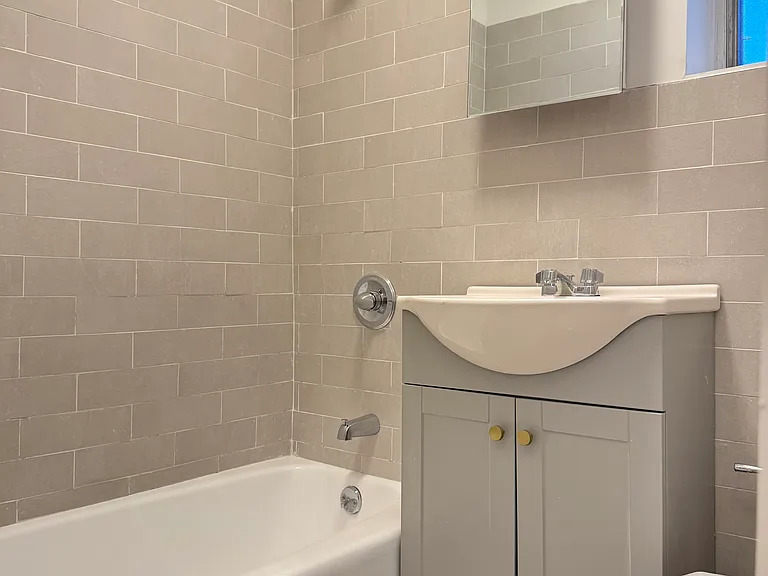 1360 Ocean Ave #2E — Photo 5