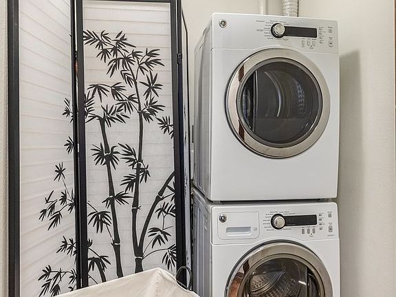 5th image of 1550 NE 177th St #304