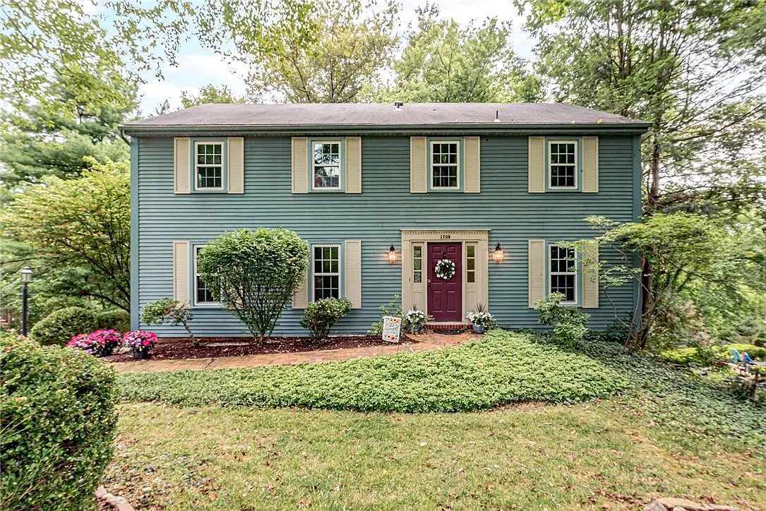 1709 Hathaway Ln photo 1