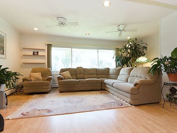 2nd image of 44 Twin Ln N
