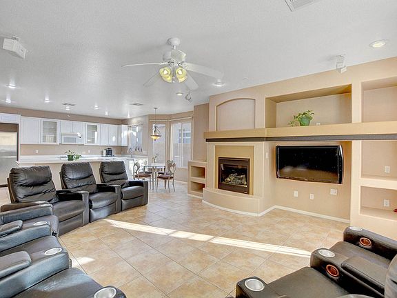 3rd image of 513 Sinfold Park St