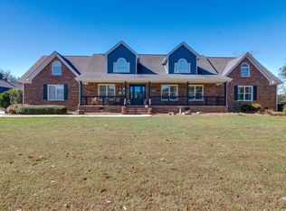 8224 Providence Rd, Ooltewah, TN 37363
