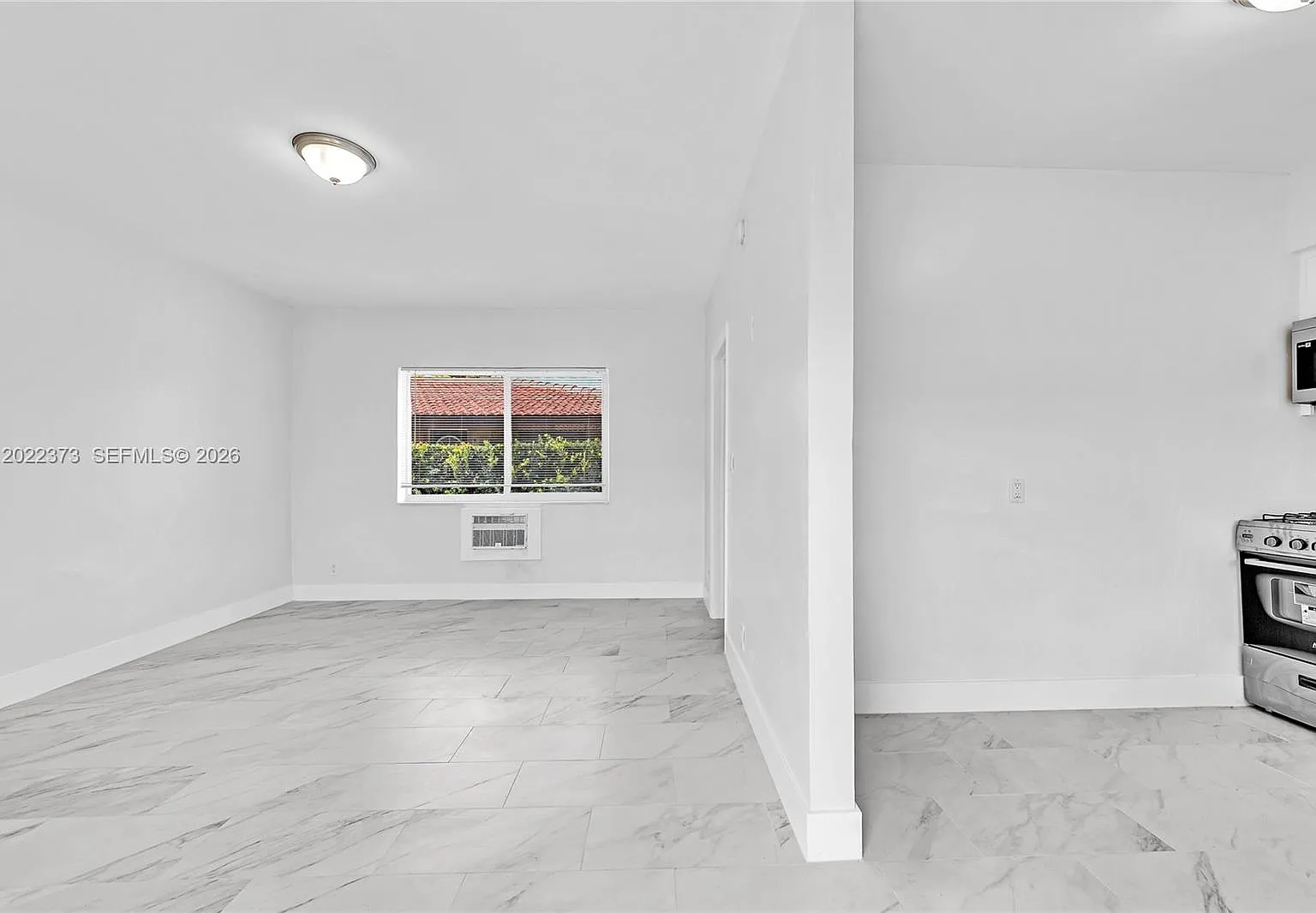Hollywood South — Photo 2