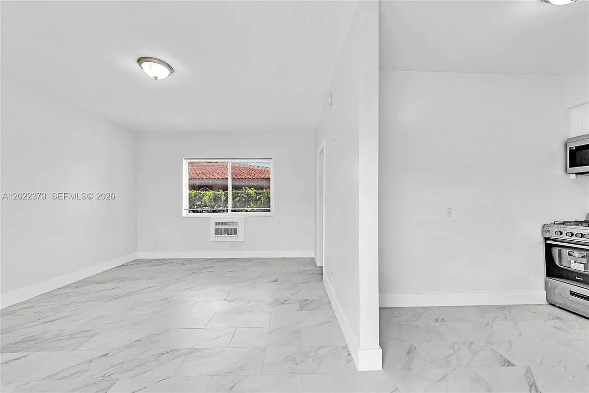 Photo 2 of 21 - 1839 Funston St #6 - Hollywood, FL Building Photo - 1839 Funston St #6