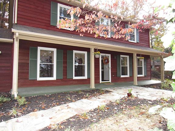 2nd image of 1065 Thorn Cir