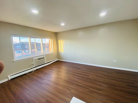 4th image of 1225 E Woodbury Ln APT 3B