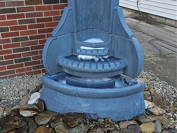 2nd image of 284 Thelma Dr