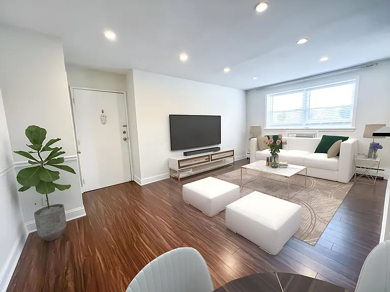 105 Runnymede Ave — Photo 1