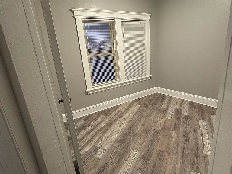 50 Wood Ave #8 — Photo 5