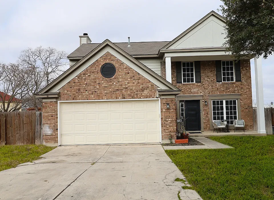 5811 Bear Lake Dr