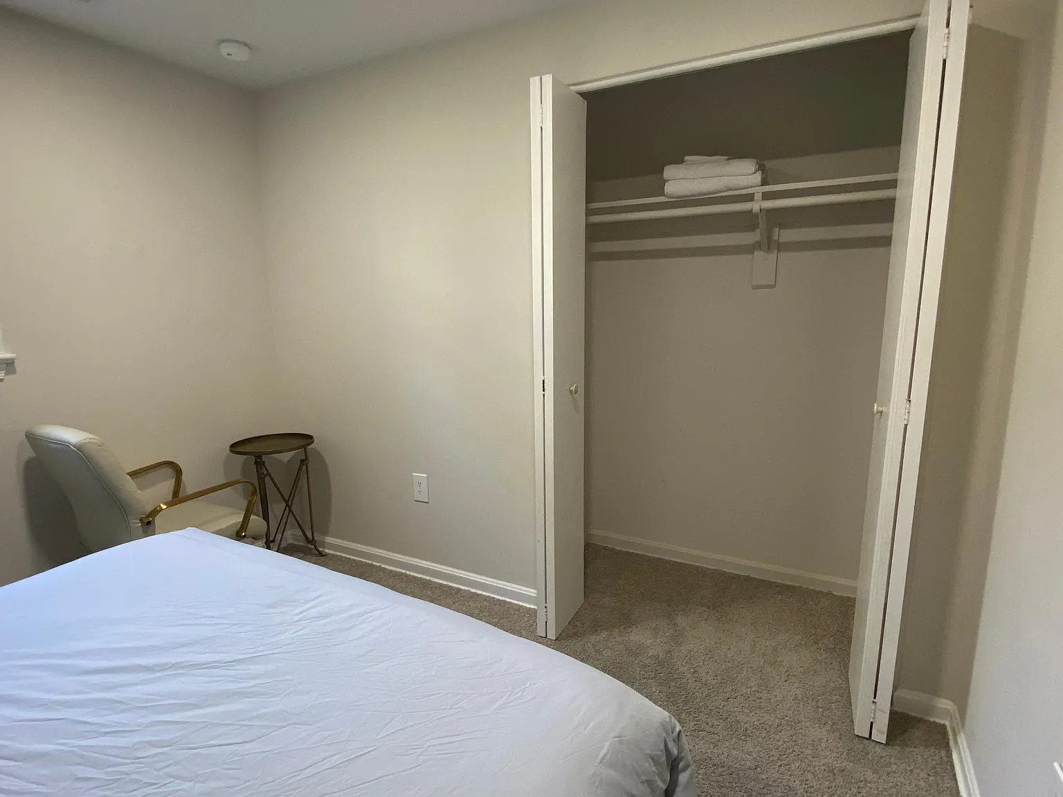 Colby Dr, Woodbridge — Photo 4