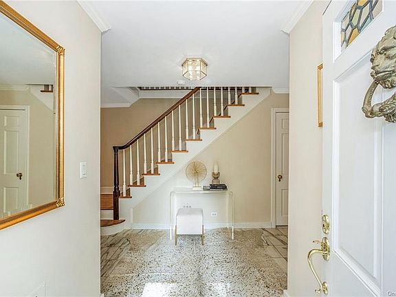 3rd image of 31 Brite Ave