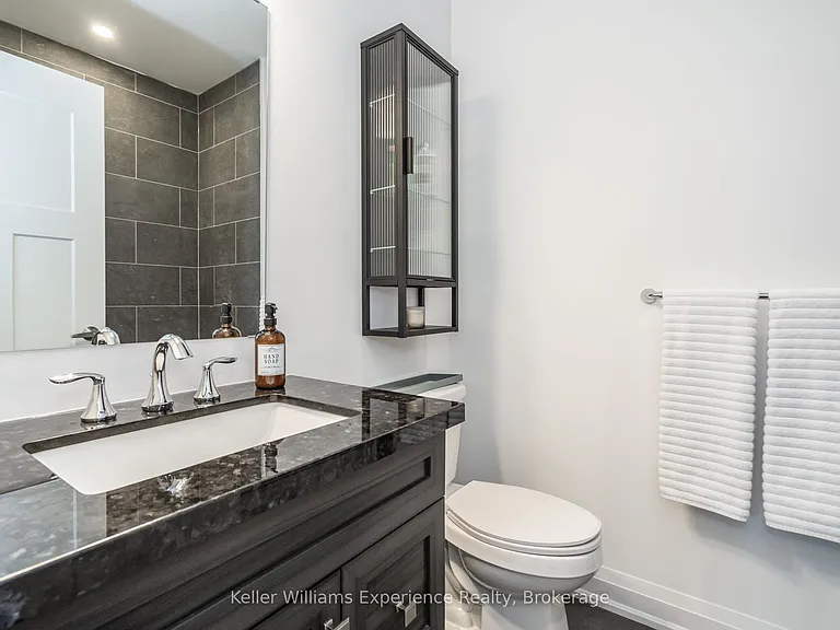 24 Danielle Cres — Photo 17