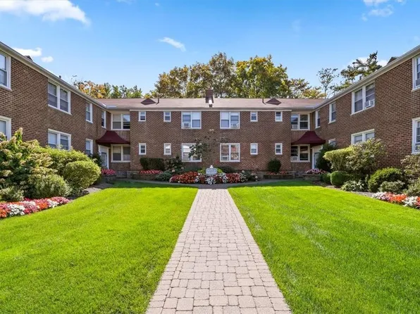 7 Bryant Crescent #2D, White Plains, NY 10605