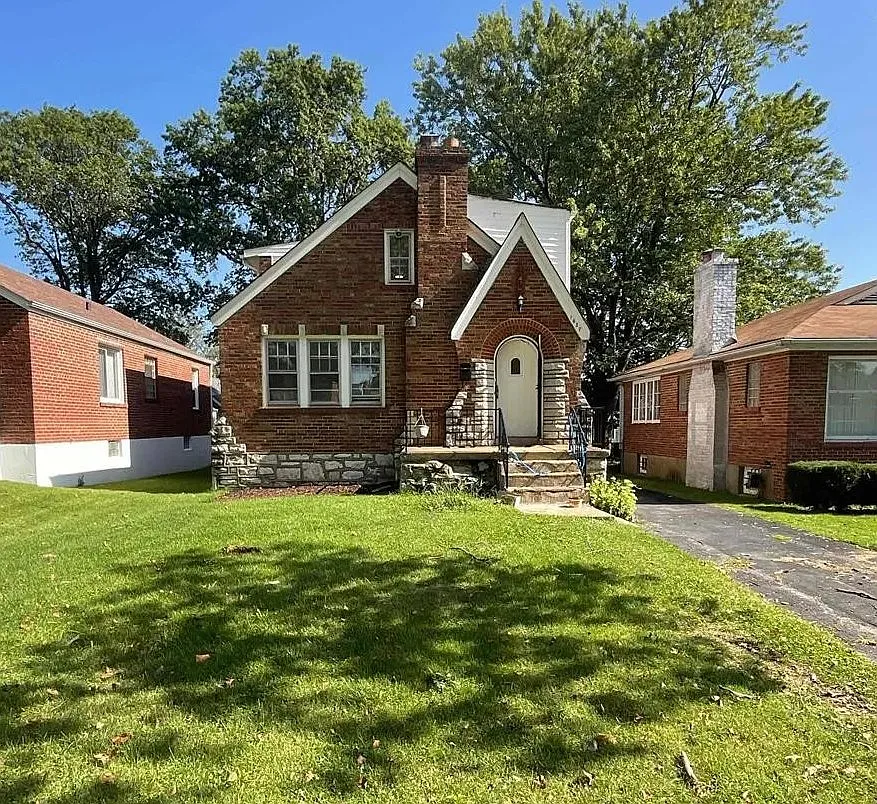 4 bed, 1.5 bath, 1762 sqft, $1,775 — Photo 1