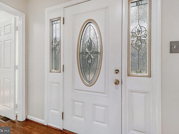 3rd image of 1433 Valebrook Ln