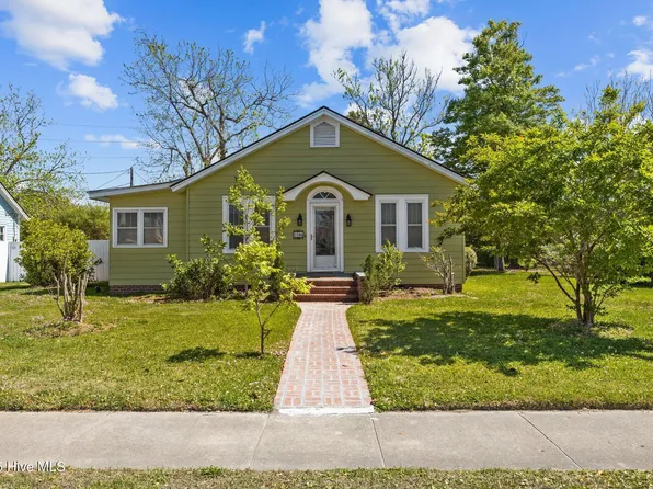 1106 Live Oak Street, Beaufort, NC 28516