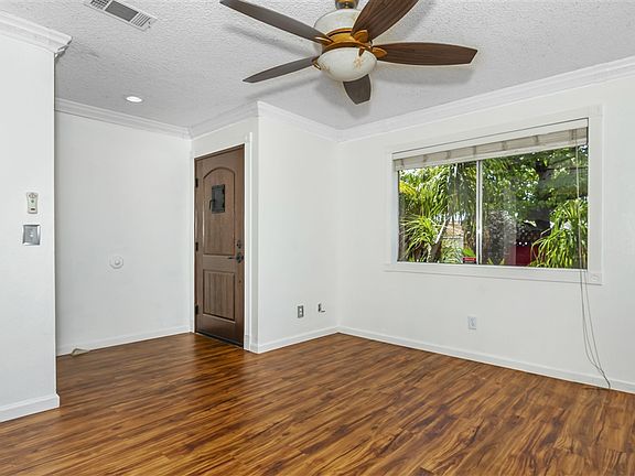 5th image of 4887 Palmetto Dr