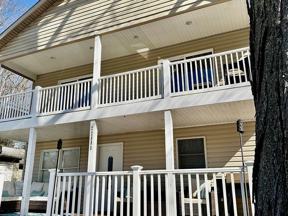 1st image of 22885 Holly Way E
