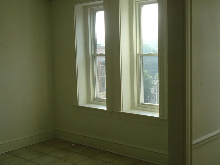 14 E Market St #6 — Photo 8