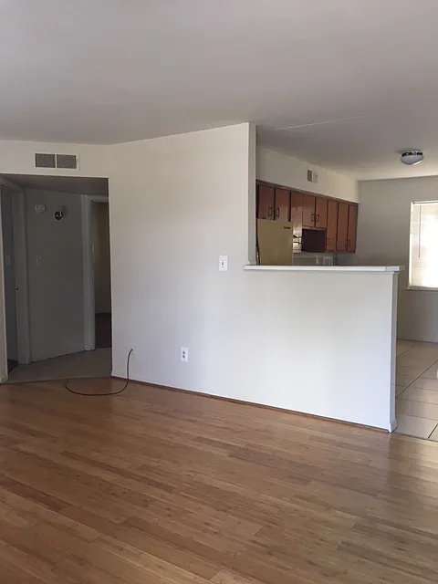 2 bed, $850 — Photo 3