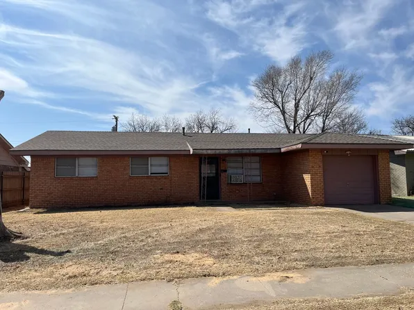 1321 Navajo Trl, Plainview, TX 79072
